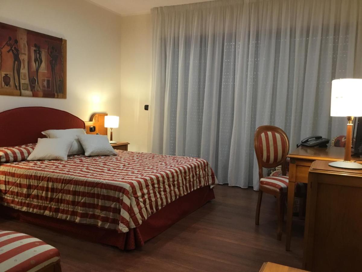 Erania Hotel Sala Consilina Kültér fotó