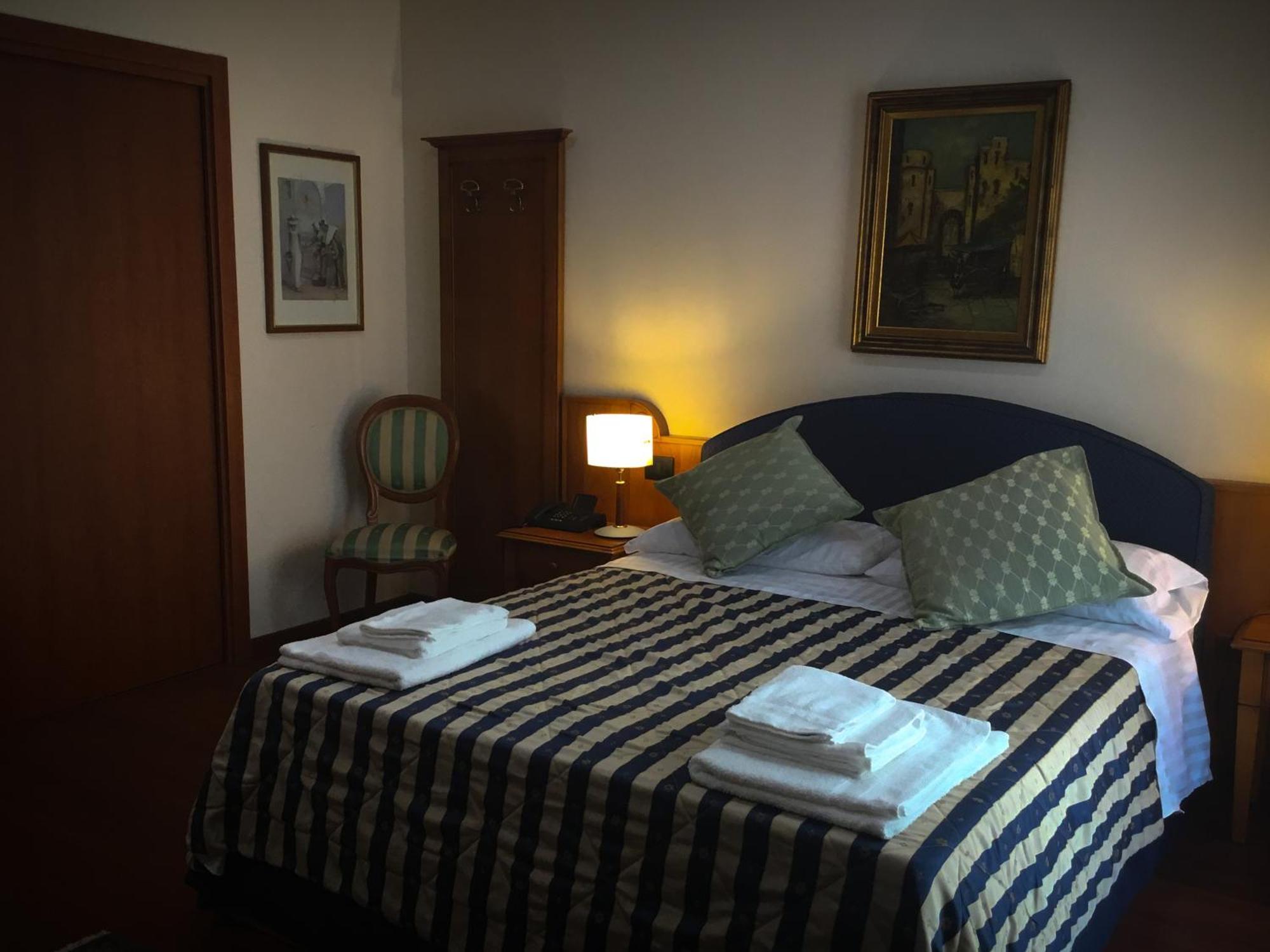 Erania Hotel Sala Consilina Kültér fotó