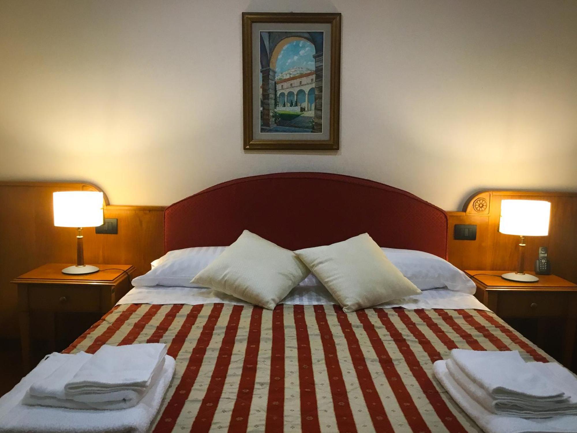 Erania Hotel Sala Consilina Kültér fotó
